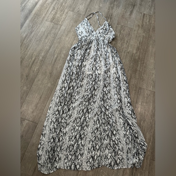 🌸BOUTIQUE snake print dress ✨ - Picture 6 of 8